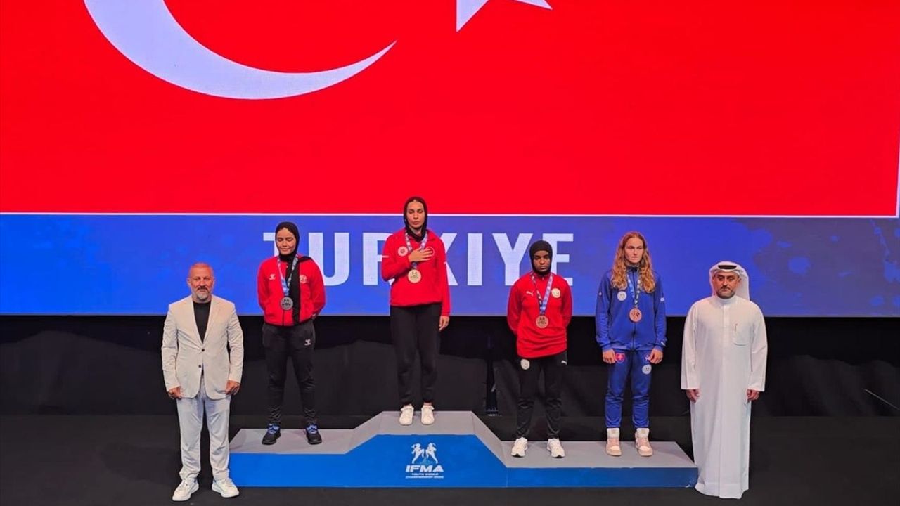Genç Milli Muaythai Sporcuları Şampiyonada 15 Madalya Kazandı