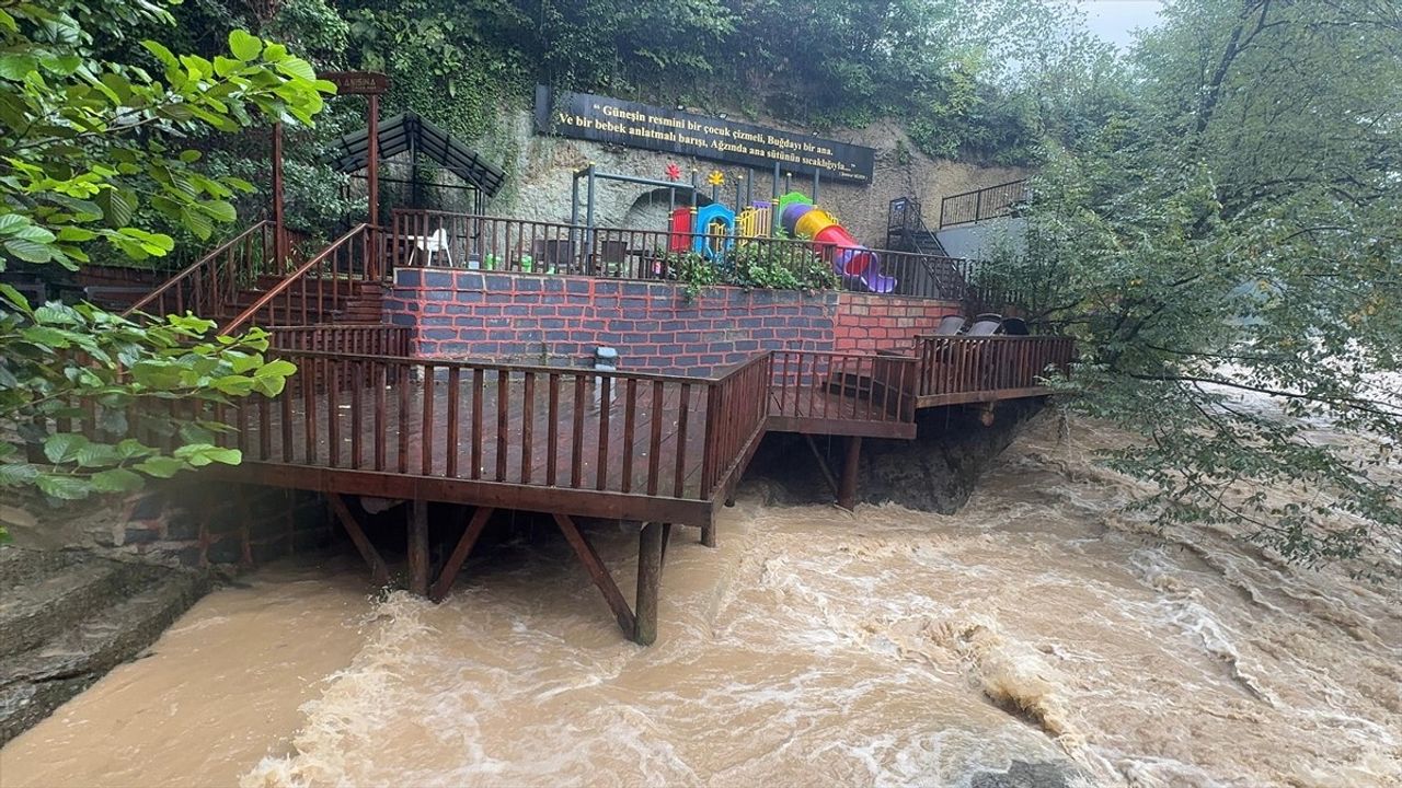 Giresun'da Sağanak Yağış Ve Heyelan Olayları Yaşandı