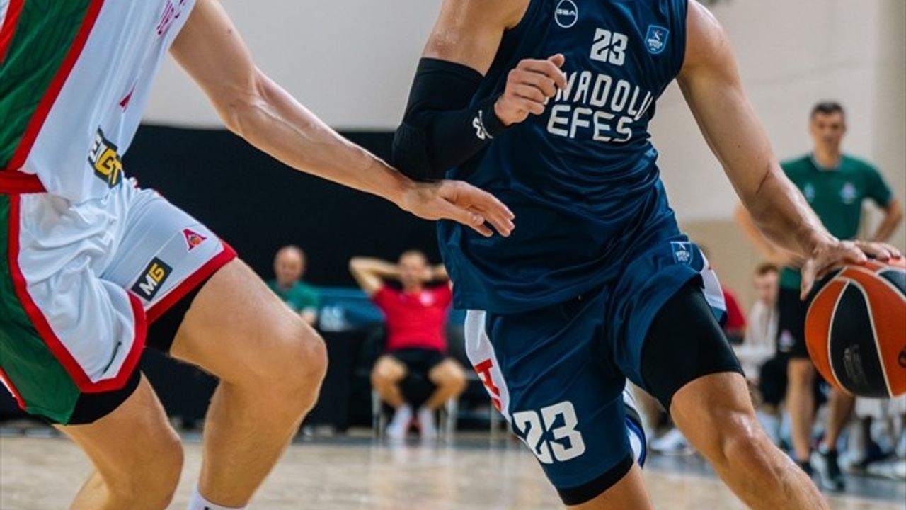 Gloria Pre-Season Games 2025: Anadolu Efes, Lokomotiv Kuban'a Yenildi