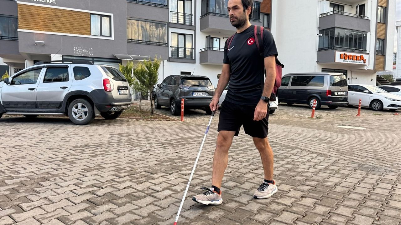 Görme Engelli Ertuğrul Demirel'in Futbol Hikayesi