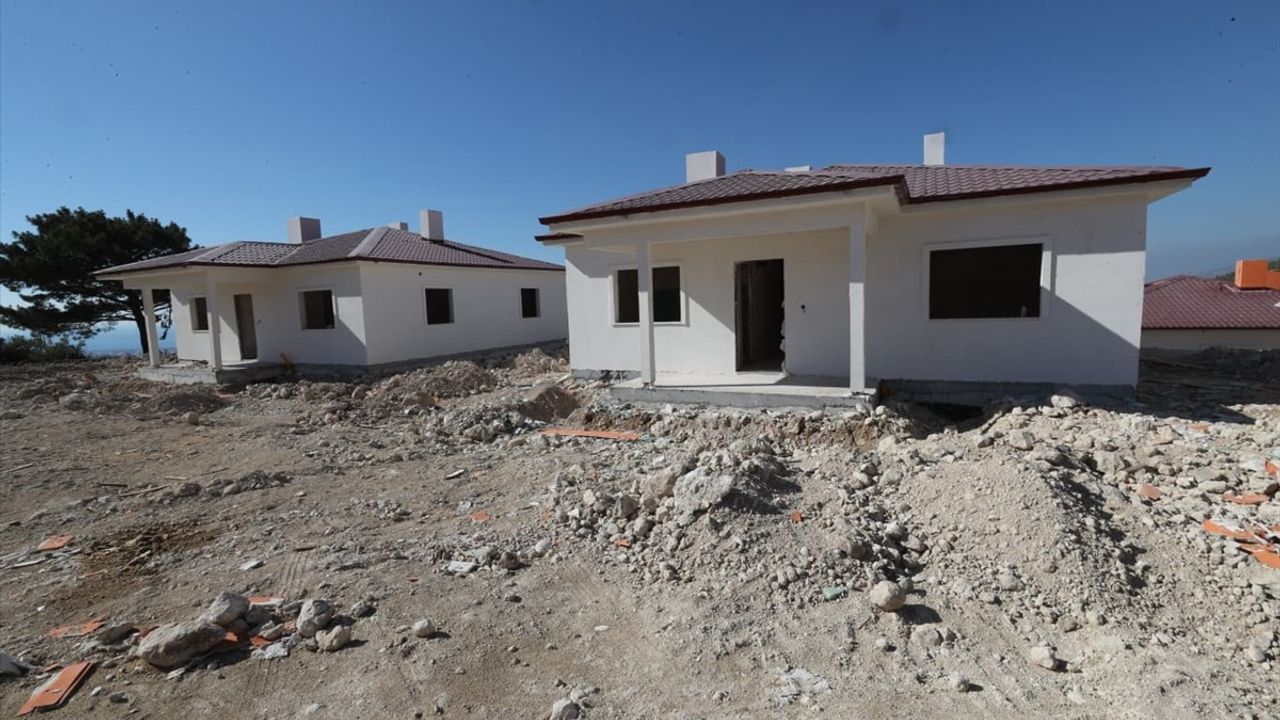 Hatay Belen'de Kırsal Deprem Konutları İnşaatı Devam Ediyor