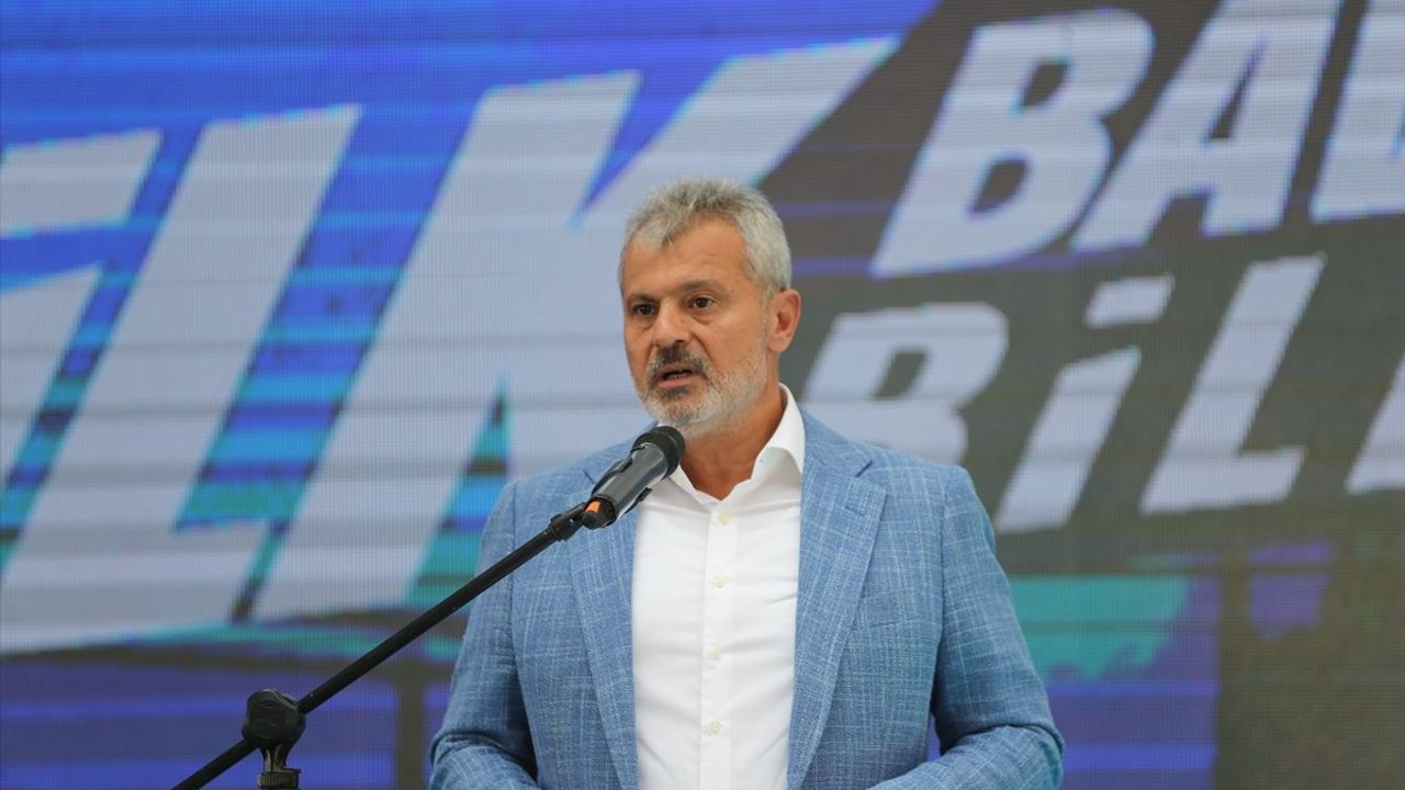 Hatay Büyükşehir Belediyesi, Üniversite Öğrencilerine Destek Veriyor