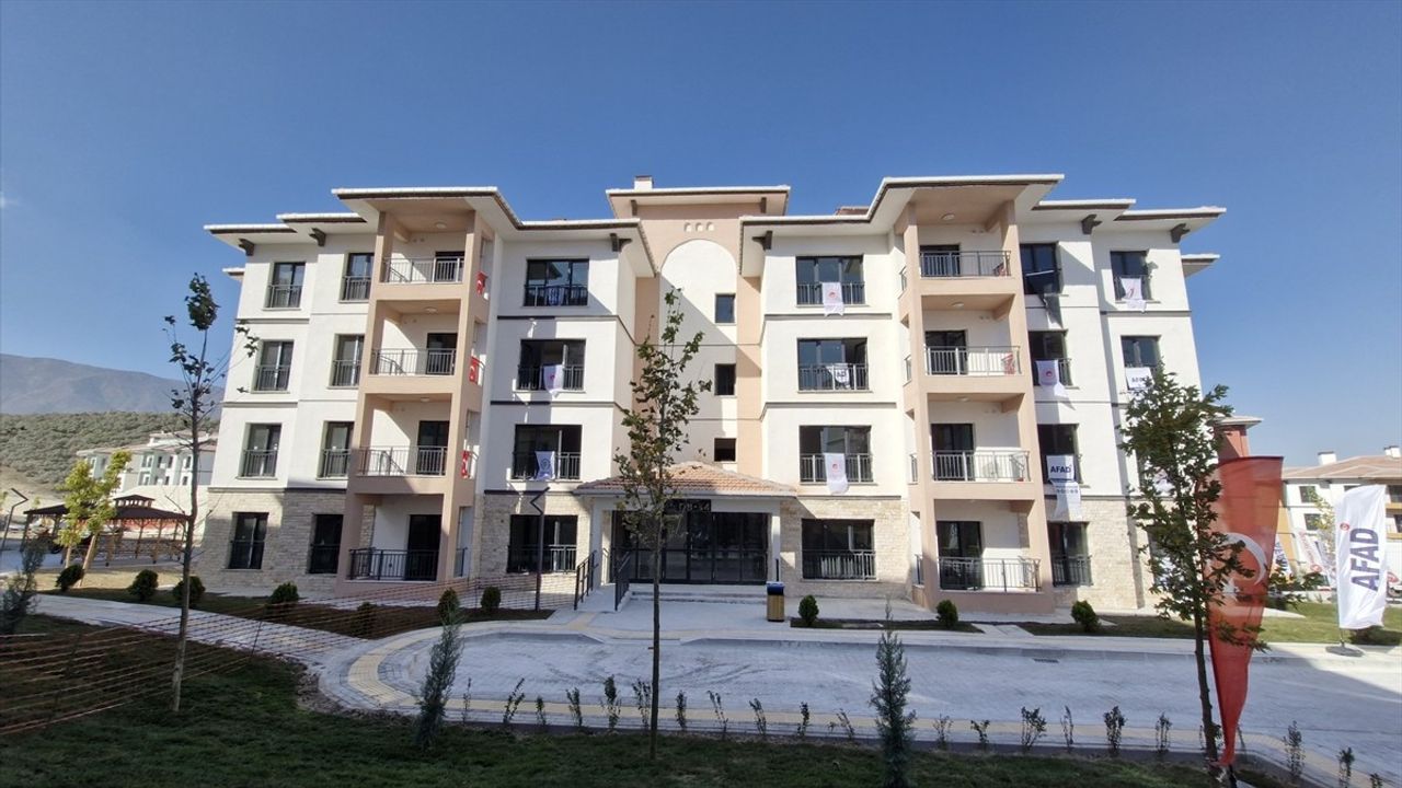 Hatay'da Deprem Konutları ve İş Yerleri Hak Sahipleri Belirlendi