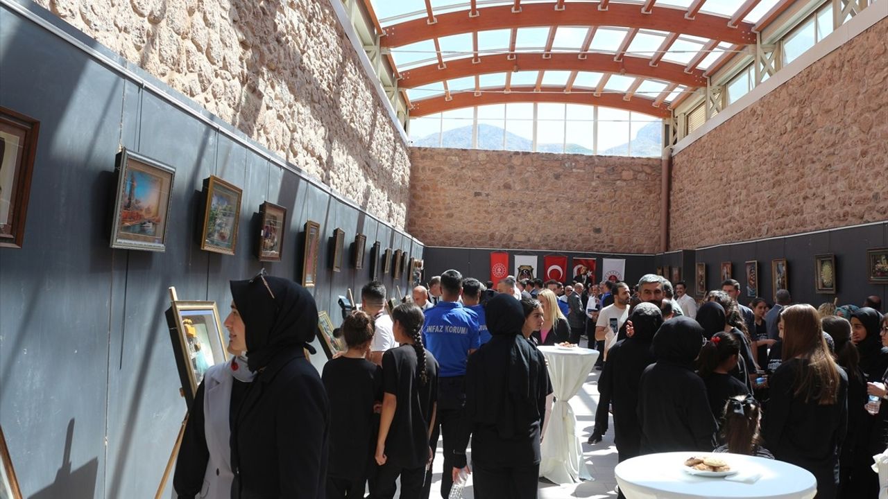 Hükümlülerin El Sanatları Sergisi İshak Paşa Sarayı'nda Açıldı