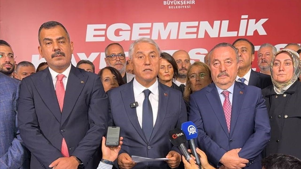 İBB Meclisi Yeterli Çoğunluk Sağlayamadı
