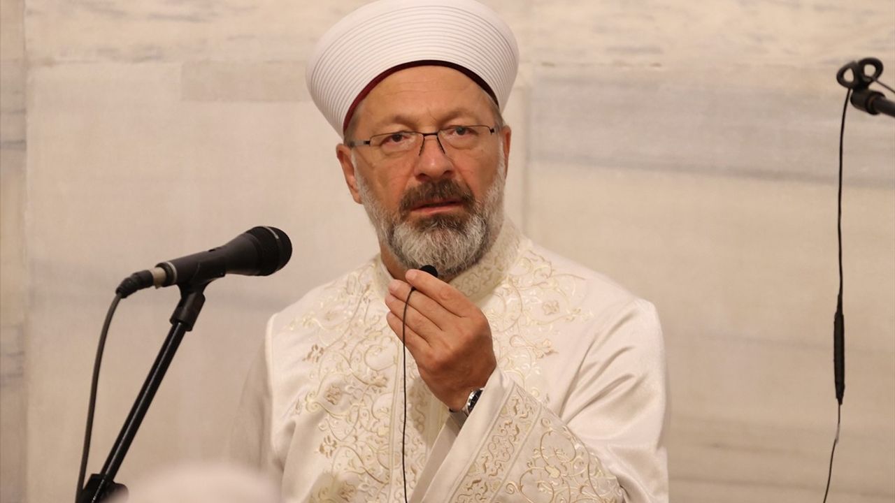 İstanbul'da Aileler Gazze için Sabah Namazında Buluştu