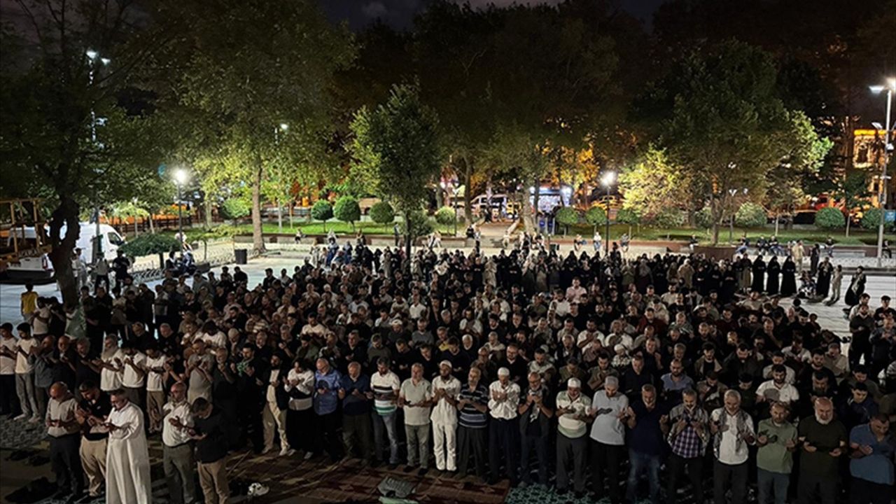 İstanbul'da Küresel Sumud Filosu İçin Destek Gösterisi