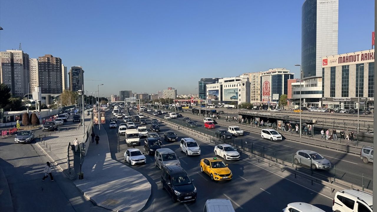 İstanbul'da Sabah Trafik Yoğunluğu