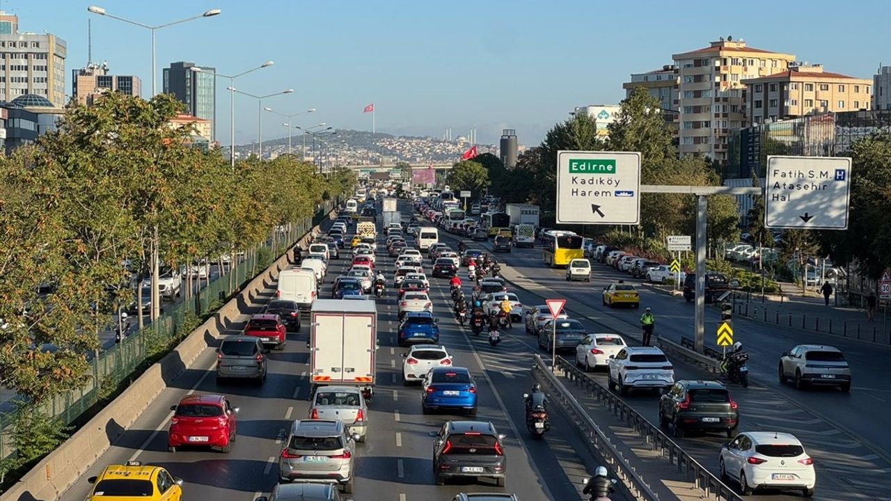 İstanbul'da Trafik Yoğunluğu Yüzde 71'e Ulaştı
