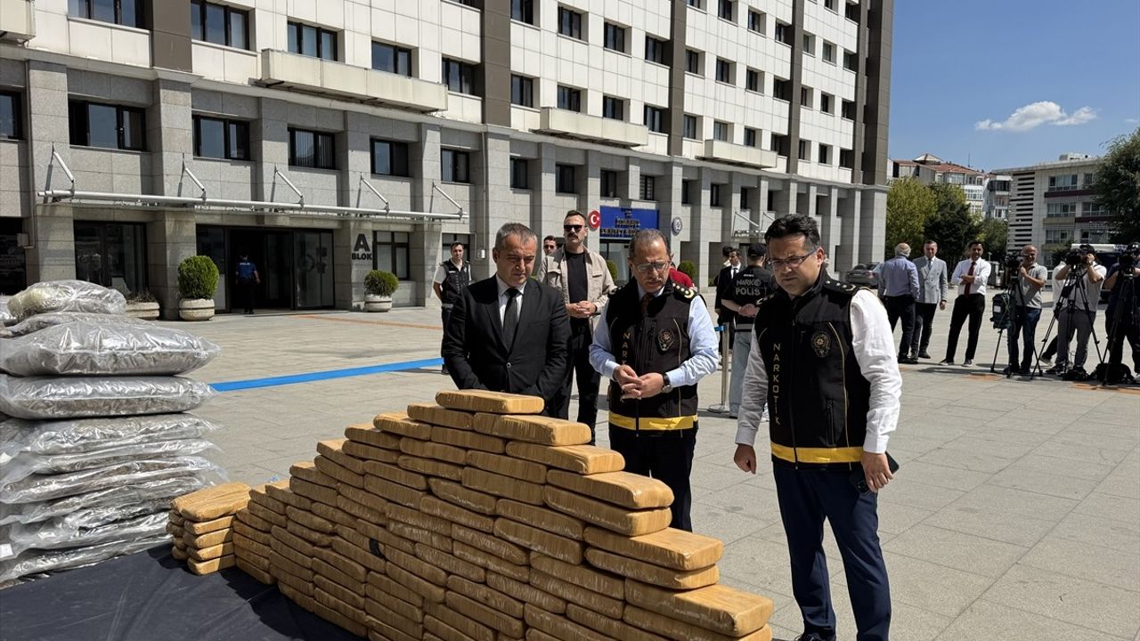 İstanbul'da Uyuşturucu Operasyonu: 10 Zanlı Tutuklandı