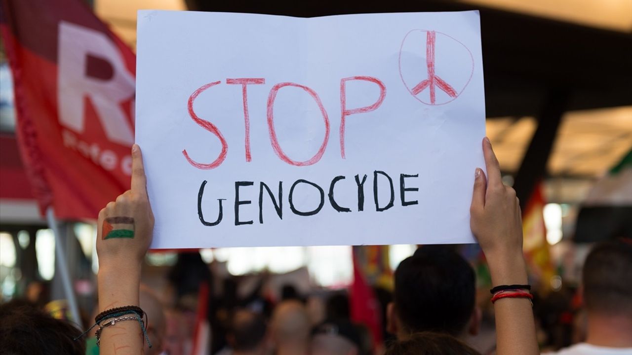 İtalya'da Gazze İçin Genel Grev Düzenlendi