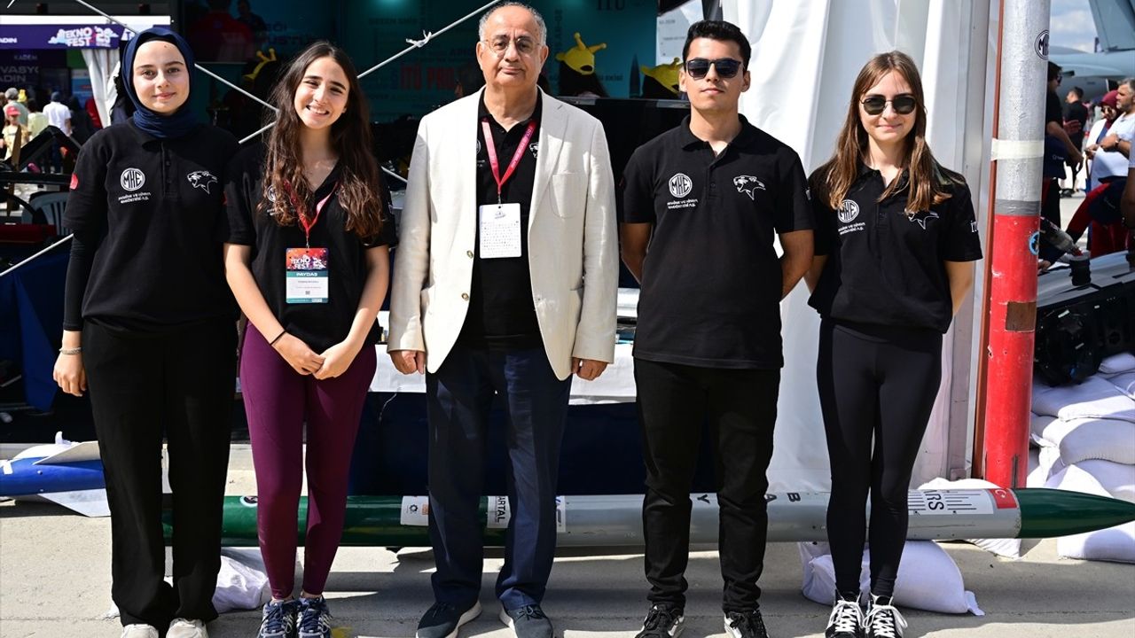 İTÜ PARS Roket Grubu TEKNOFEST'te Roketlerini Tanıttı
