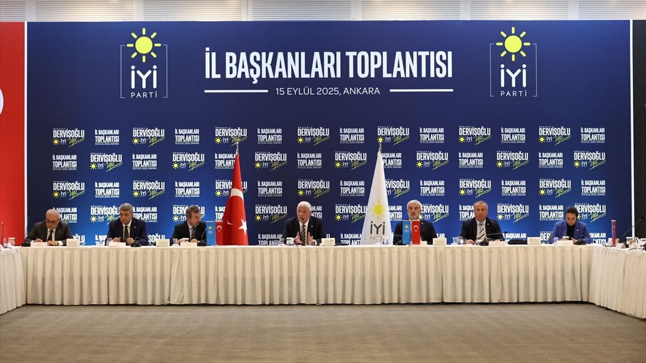 İYİ Parti Genel Başkanı Dervişoğlu, İl Başkanları Toplantısı'nı Yönetti