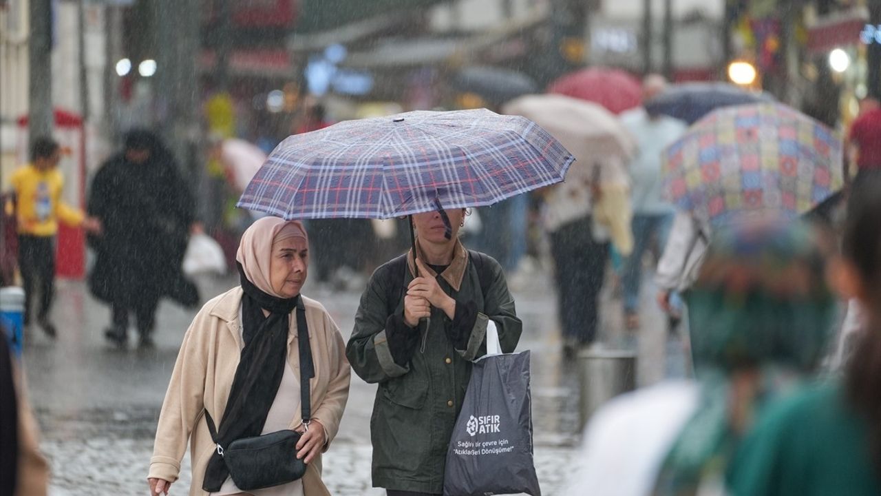 İzmir 121 Gün Aradan Sonra Yağmura Kavuştu