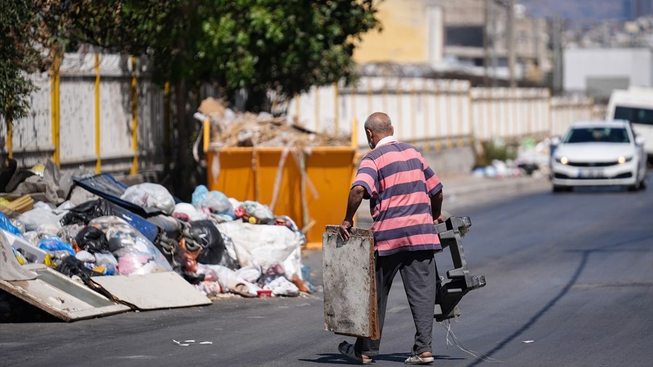 İzmir Buca'da Çöp Problemi Büyüyor