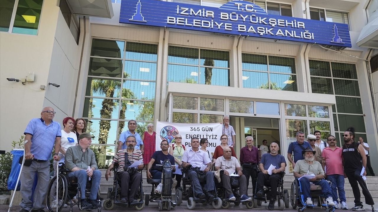 İzmir'de Engellilerin Kesintisiz Erişim Talebi