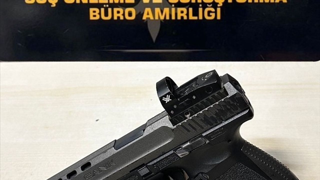 İzmir'de Uyuşturucu ve Silah Kaçakçılığı Operasyonu: 2 Tutuklama