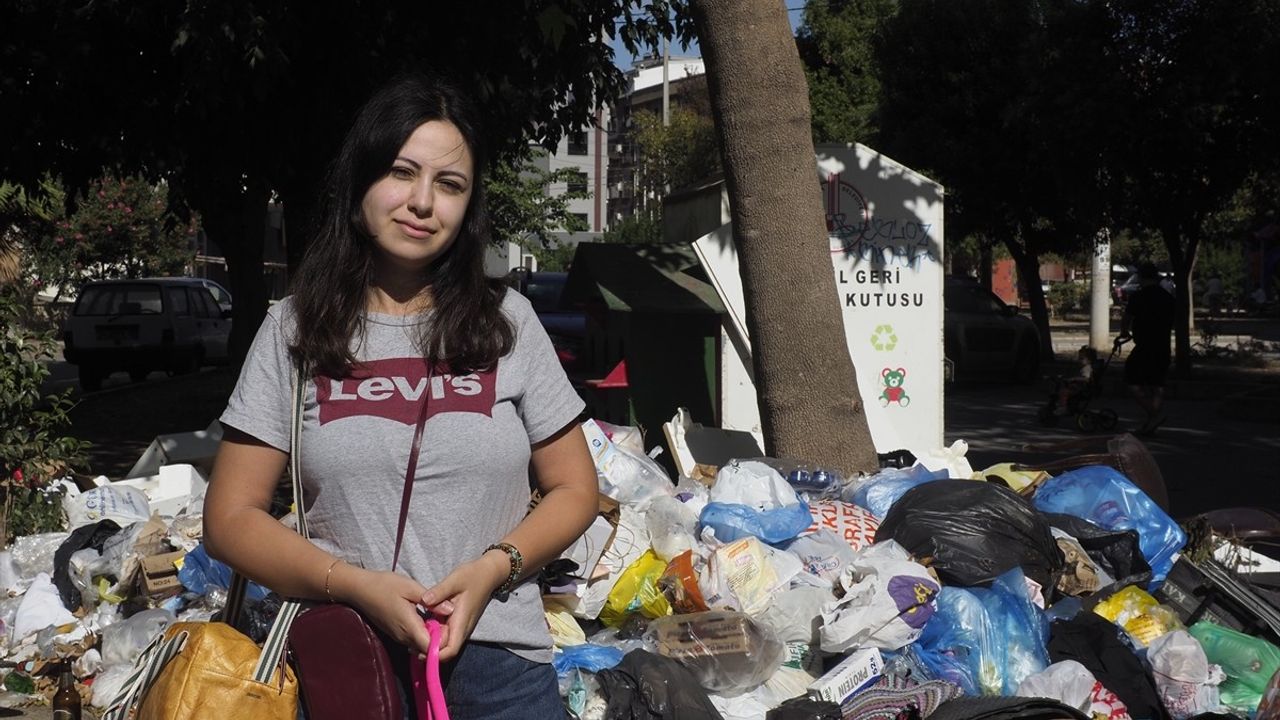 İzmir Karşıyaka'da Çöp Sorunu Tepkilere Yol Açıyor
