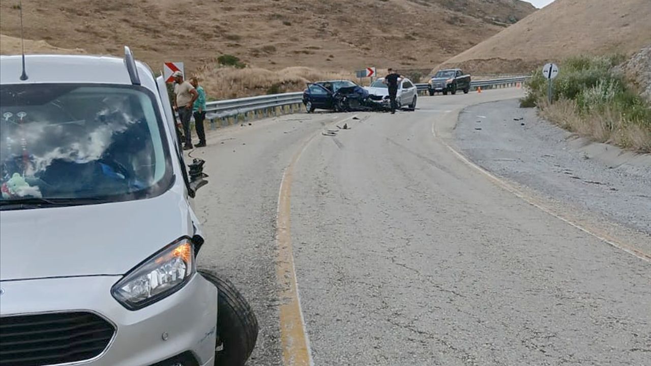 Kars'ta Zincirleme Trafik Kazası: 7 Yaralı