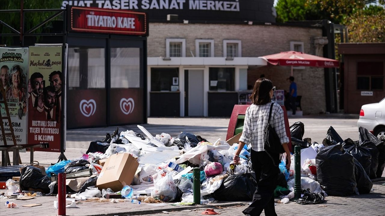 Karşıyaka'da Çöp Sorunu Kendini Gösteriyor