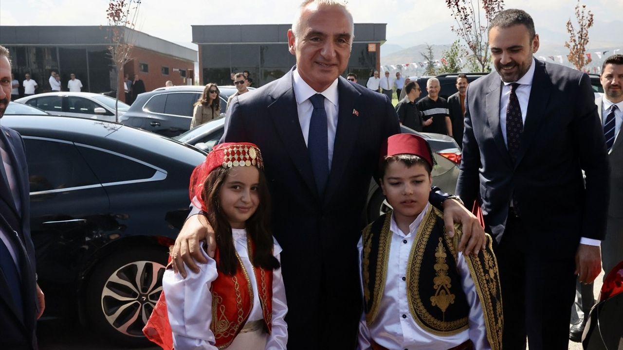 Kayseri'de Türkiye Kültür Yolu Festivali Başladı