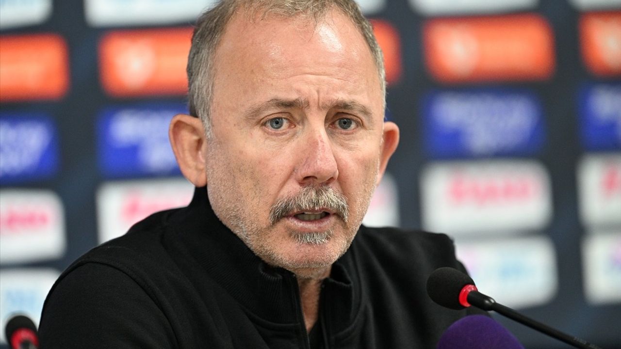 Kayserispor'un Teknik Direktörü Gisdol: 'Beşiktaş'a Karşı Zorlandık'
