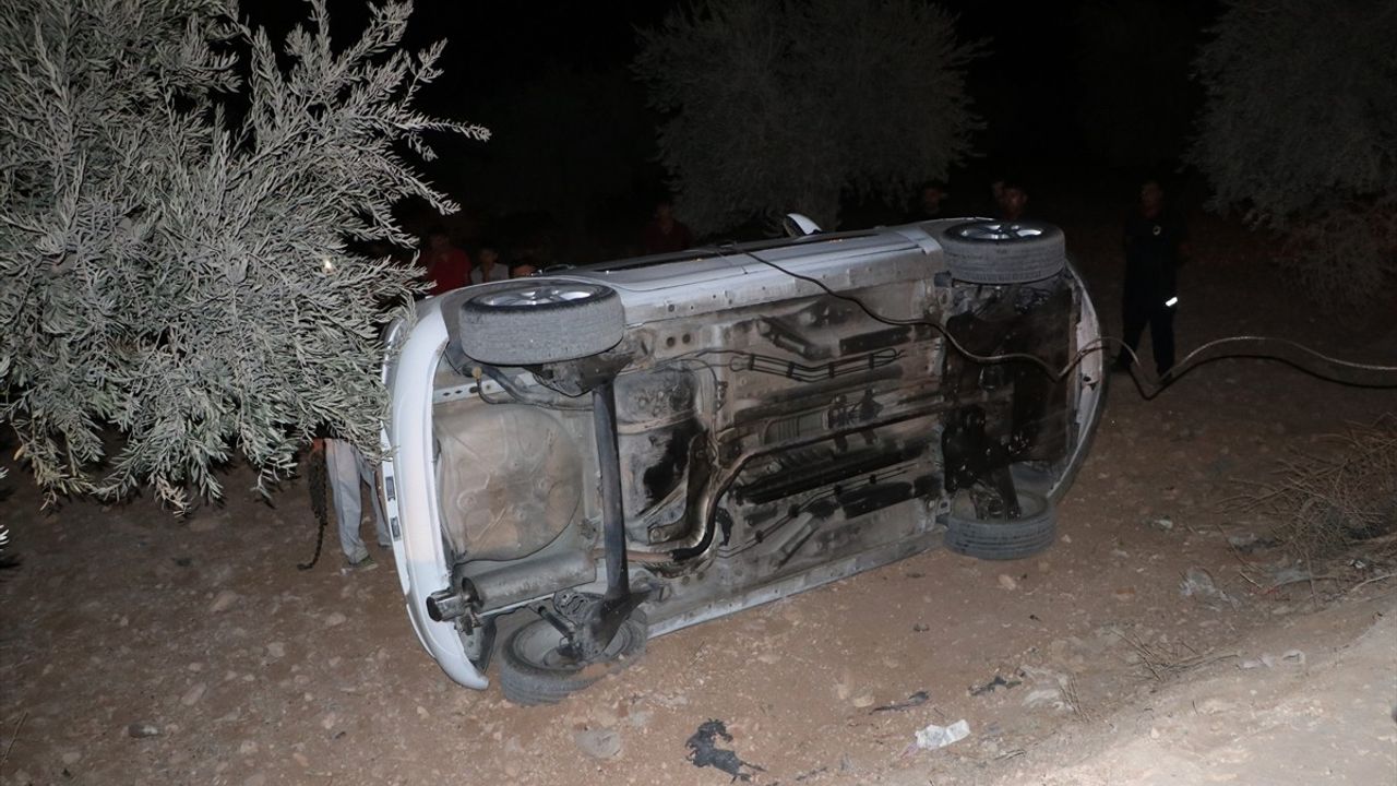 Kilis'te Devrilen Otomobil Kazasında Bir Kişi Yaralandı