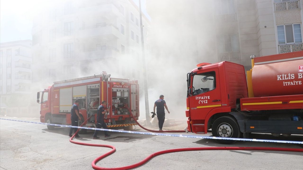Kilis'te Tekstil Atölyesinde Yangın Söndürüldü
