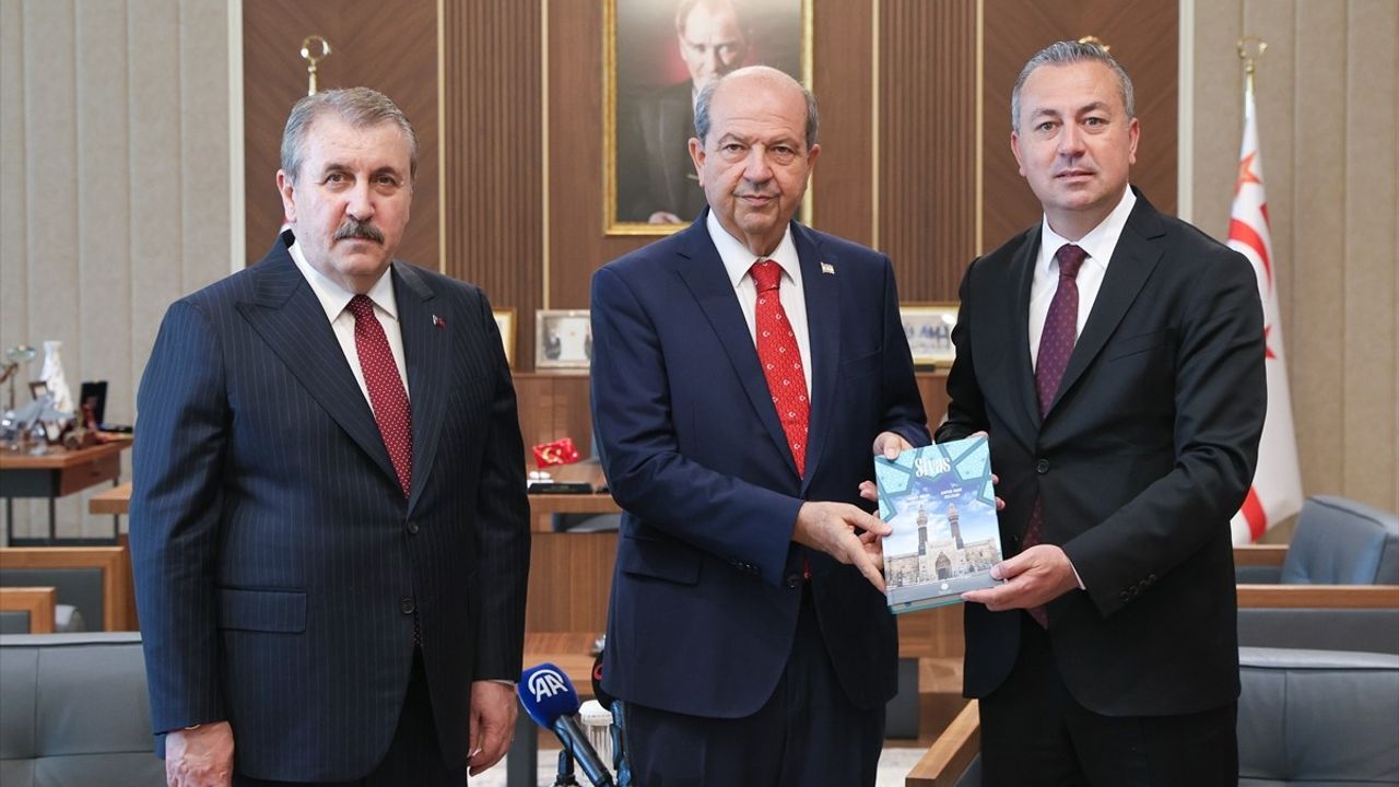 KKTC Cumhurbaşkanı Ersin Tatar, Mustafa Destici'yi Kabul Etti