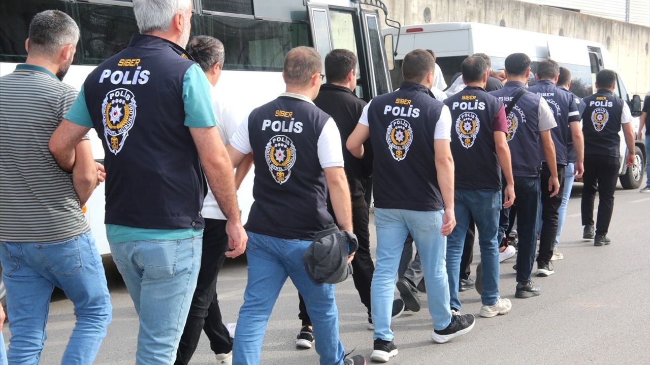 Kocaeli'de Dolandırıcılık İddiasıyla 24 Kişi Tutuklandı