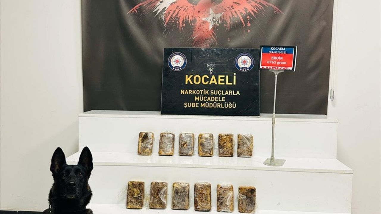 Kocaeli'de Yolcu Otobüsünde Eroin Operasyonu