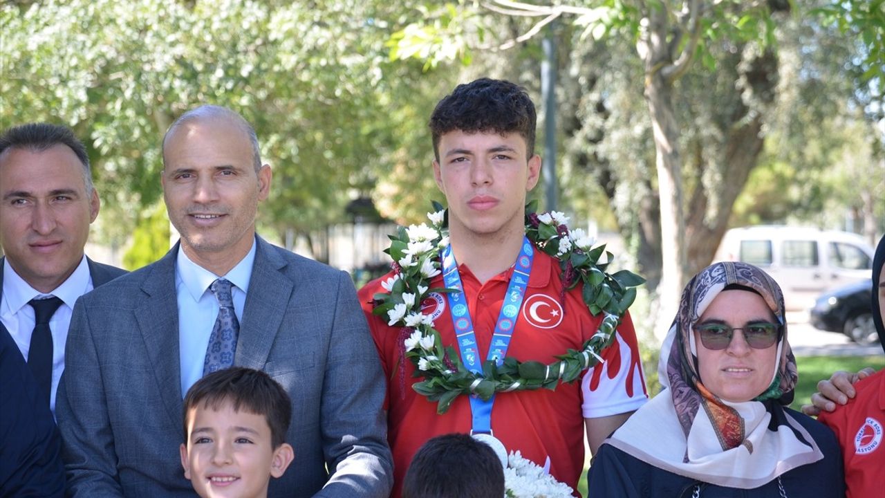 Konya'da Avrupa Gençler Kick Boks Şampiyonası Madalya Töreni