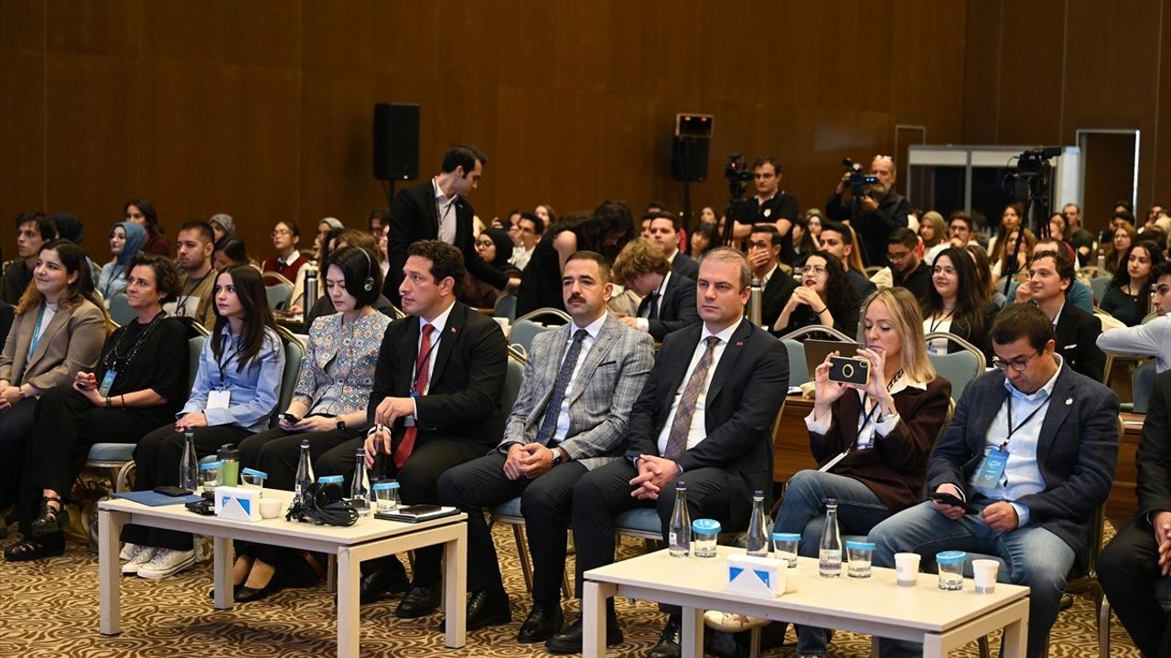 Konya'da Ulusal Gençlik Konferansı İklim Değişikliğine Dikkat Çekiyor