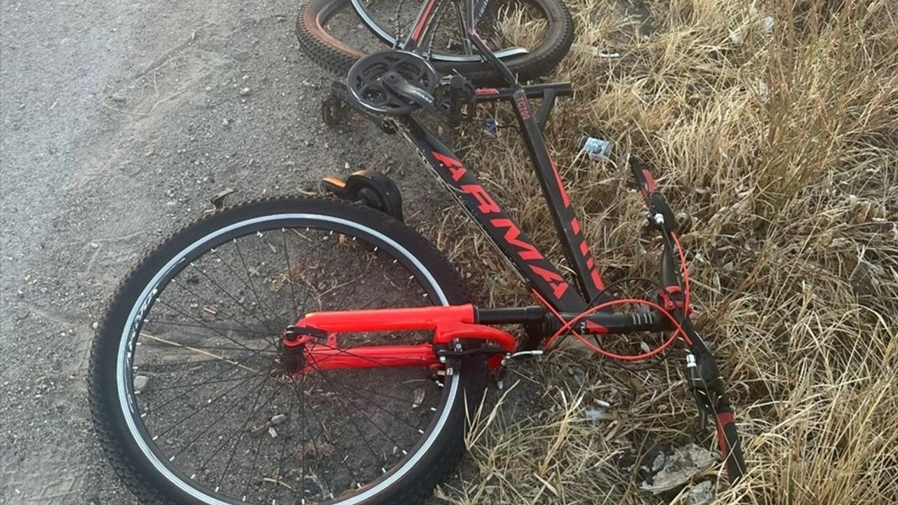 Manisa'da Bisikletli Trafik Kazası: Bir Hayat Kaybedildi