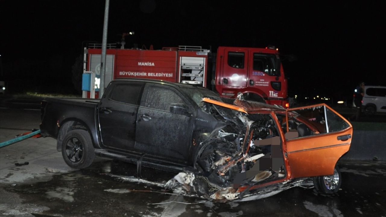 Manisa'da Trafik Kazası: 5 Ölü, 6 Yaralı