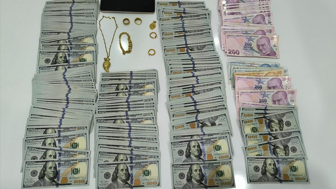 Mersin'de Dolandırıcılık Operasyonu: 4 Şüpheli Yakalandı