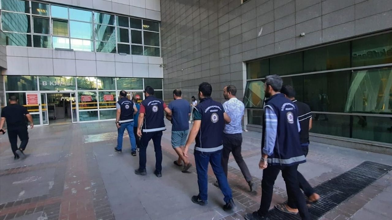 Mersin'de Düzensiz Göçmen Operasyonu