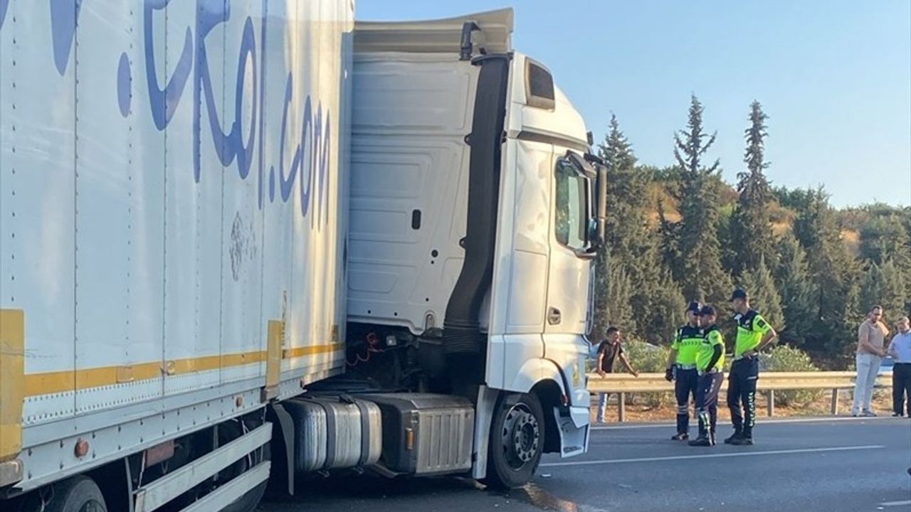 Mersin'de Zincirleme Trafik Kazası: 5 Yaralı
