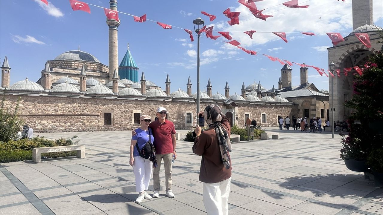 Mevlana Müzesi'nde Milli Maç Coşkusu