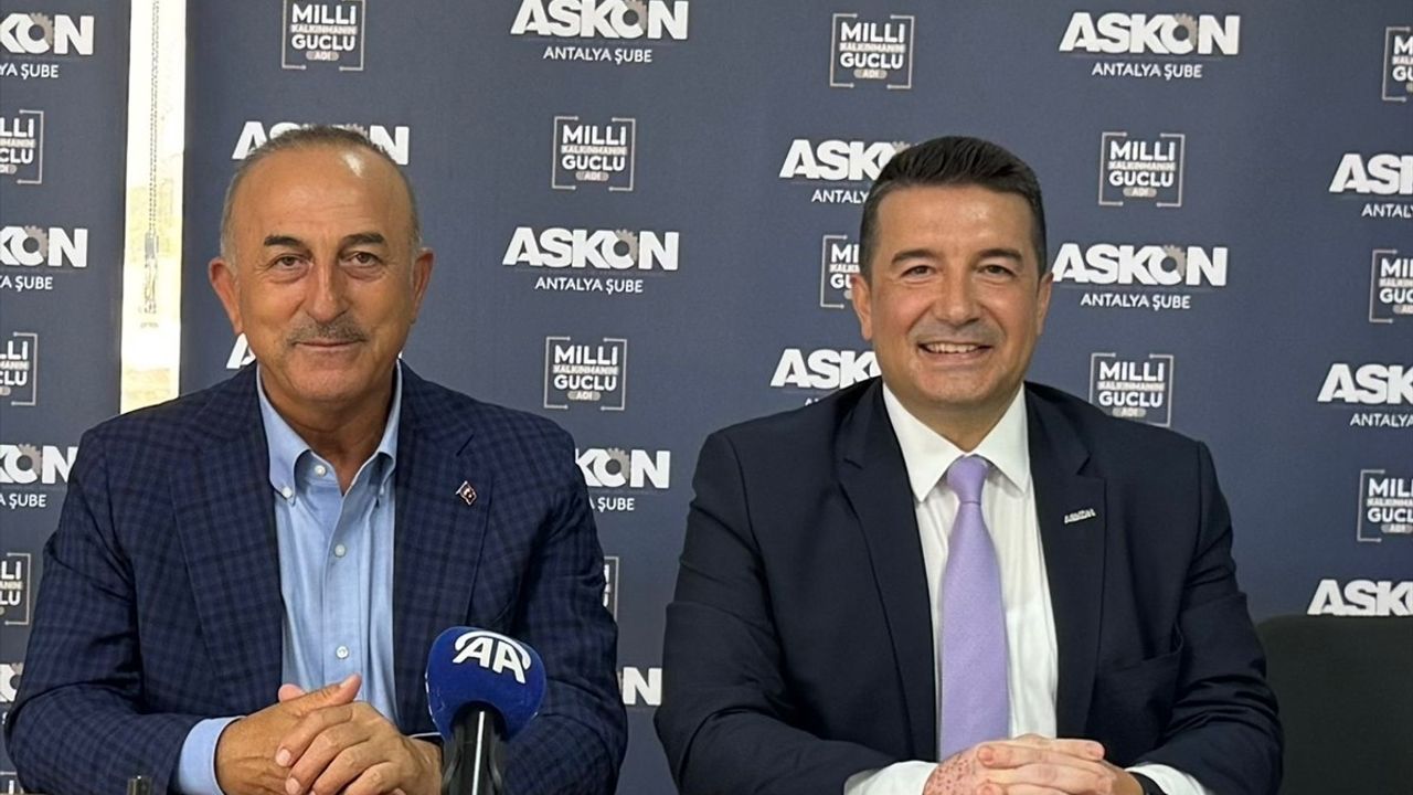 Mevlüt Çavuşoğlu, Antalya'da İş Dünyası Temsilcileri ile Buluştu