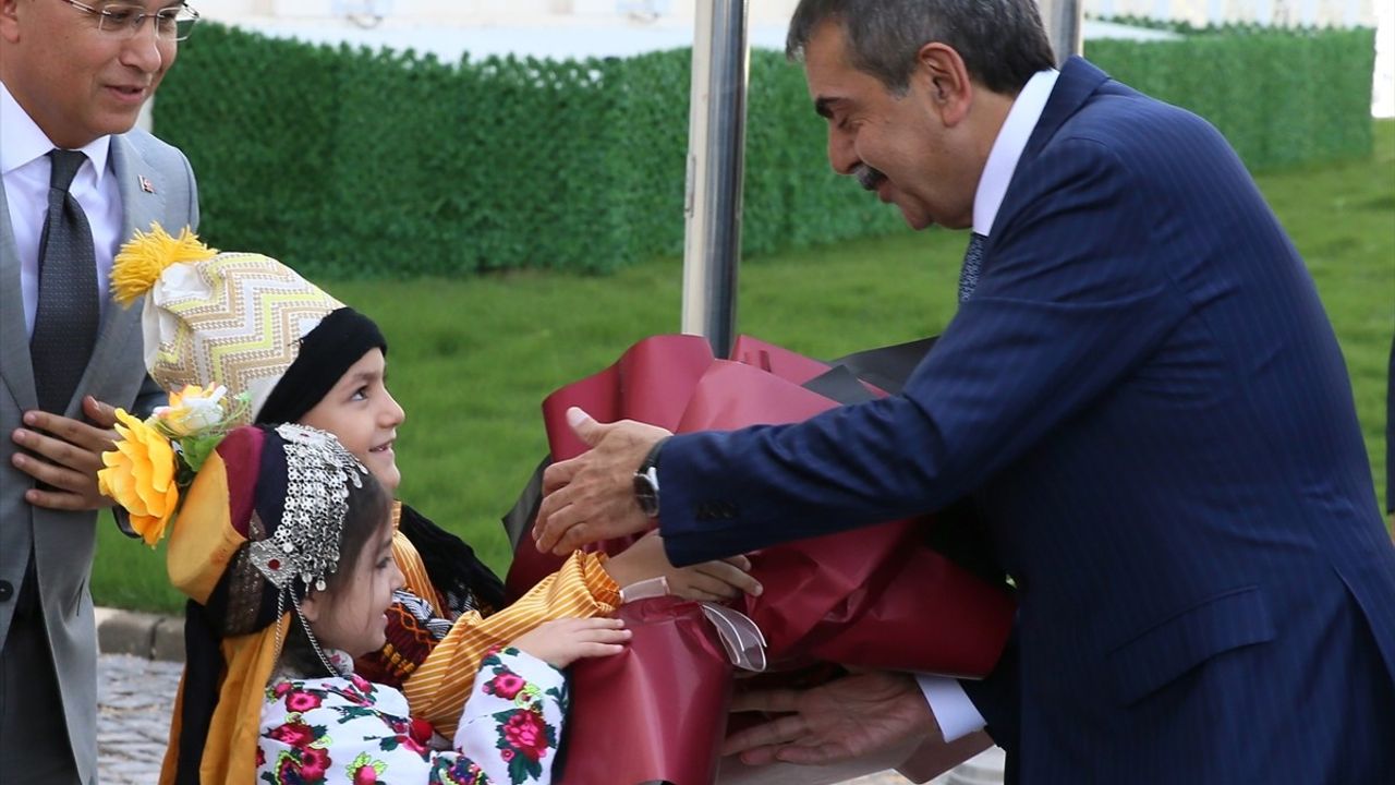 Milli Eğitim Bakanı Tekin, Gaziantep Programında Yeni Eğitim Yaklaşımını Tanıttı