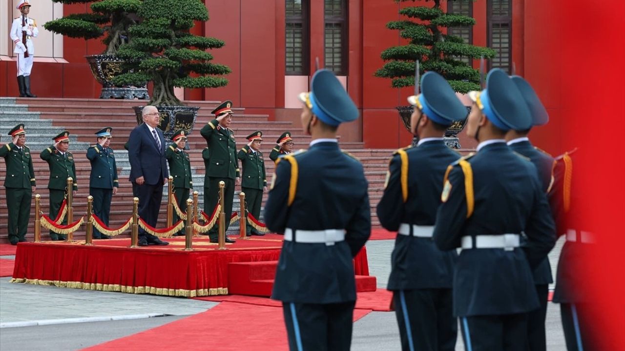 Milli Savunma Bakanı Güler, Vietnam'da Resmi Ziyaretler Gerçekleştirdi