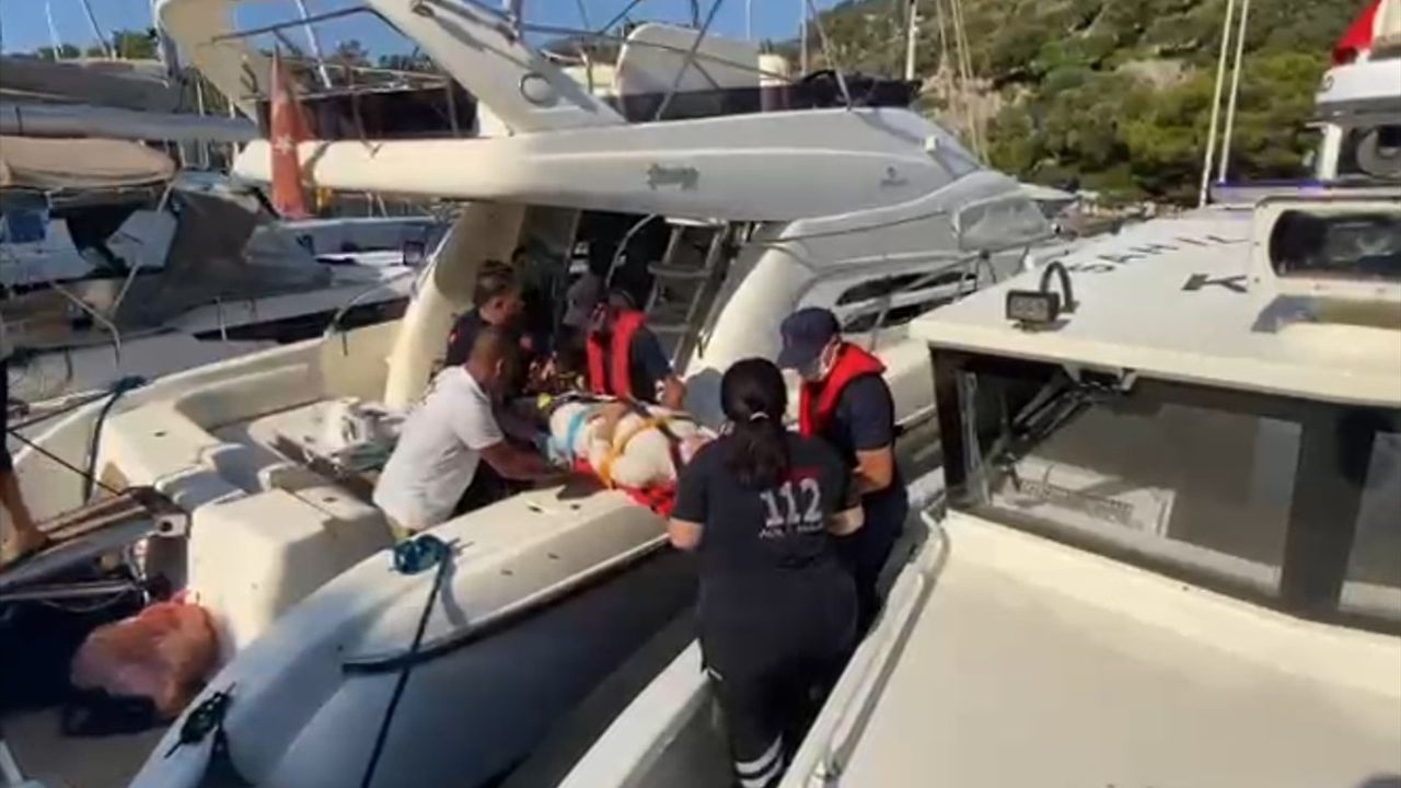 Muğla'da Motor Yatta Yaralanan Kişiye Tıbbi Tahliye