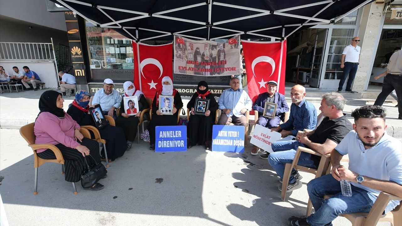 Muş'ta Evlat Nöbeti Sürüyor