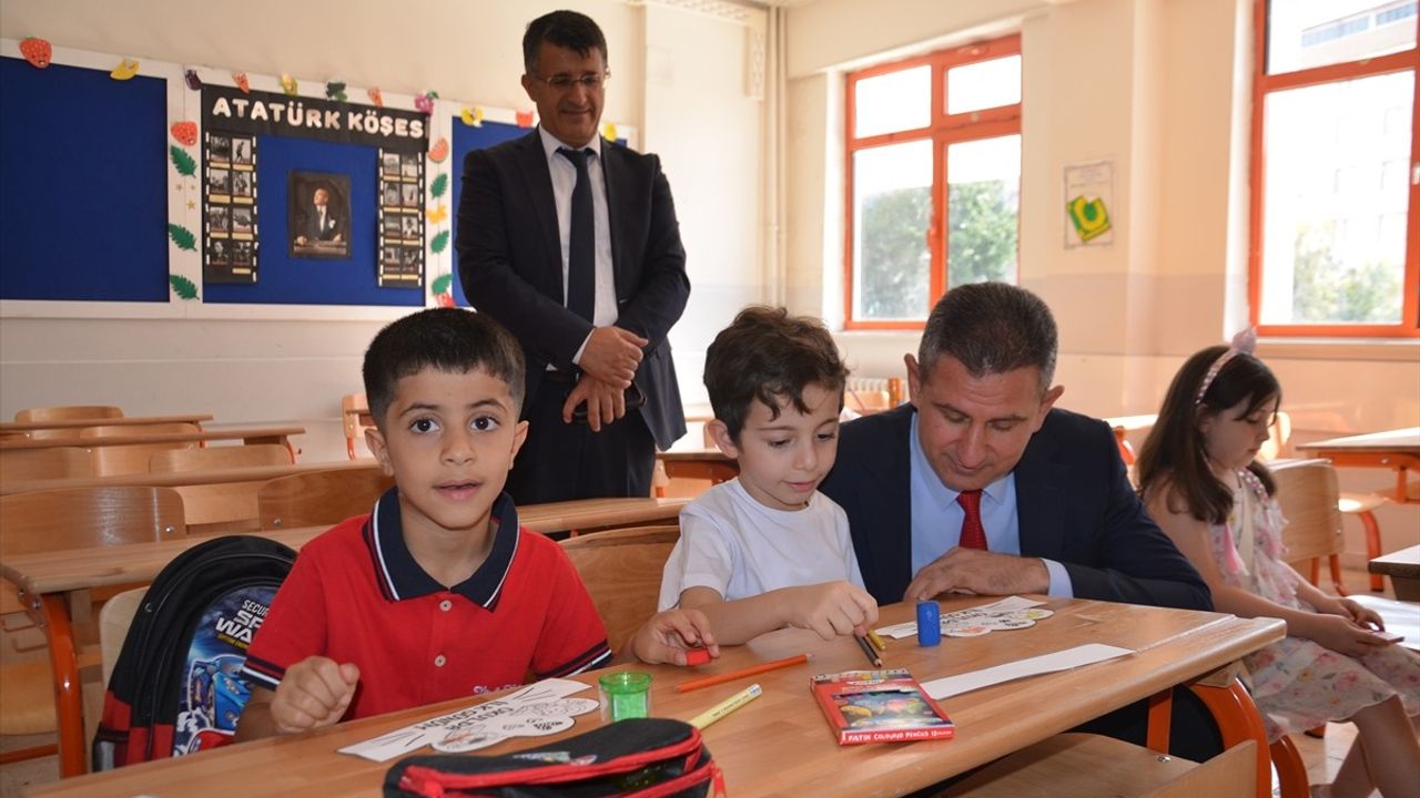Muş'ta Ücretsiz Ders Kitapları Dağıtımı Başladı