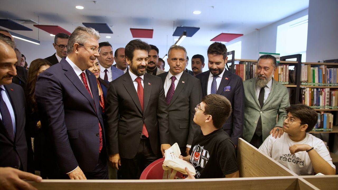 Osmaniye'de Yenilikçi Bir Kütüphane Açıldı