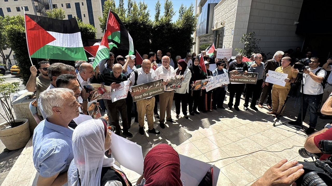 Ramallah'ta Gazze'deki Açlık İçin Protesto
