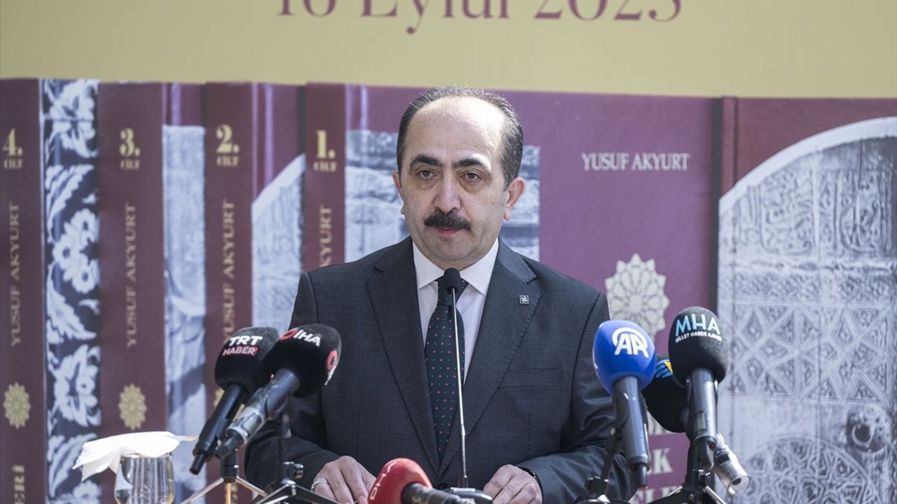 Resimli Türk Abideleri'nin Tanıtımı Yapıldı