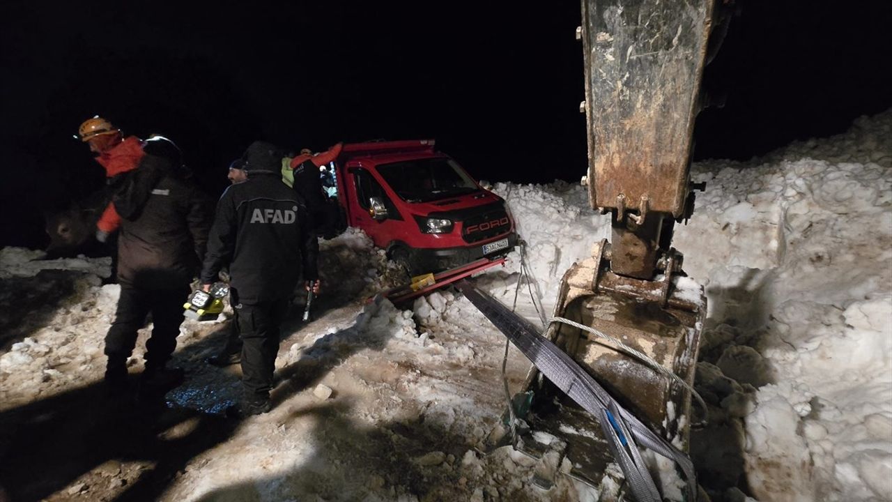 Rize'de Çığ Felaketi: 15 Kişi Kurtarıldı