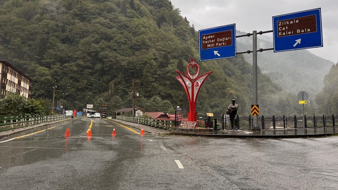 Rize'de Sağanak Yağışlar Dereleri Taşırdı